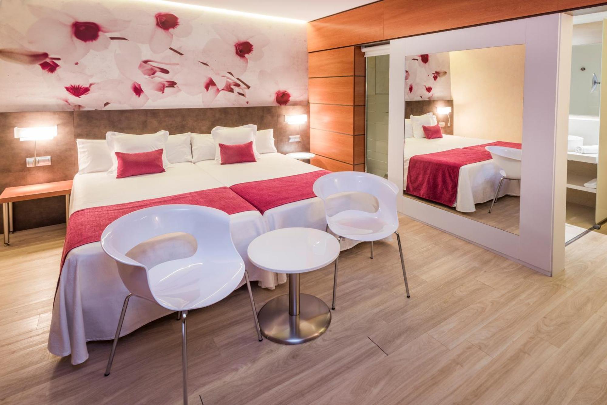 Superior Double Room with Pool View,1273096750:JPEG